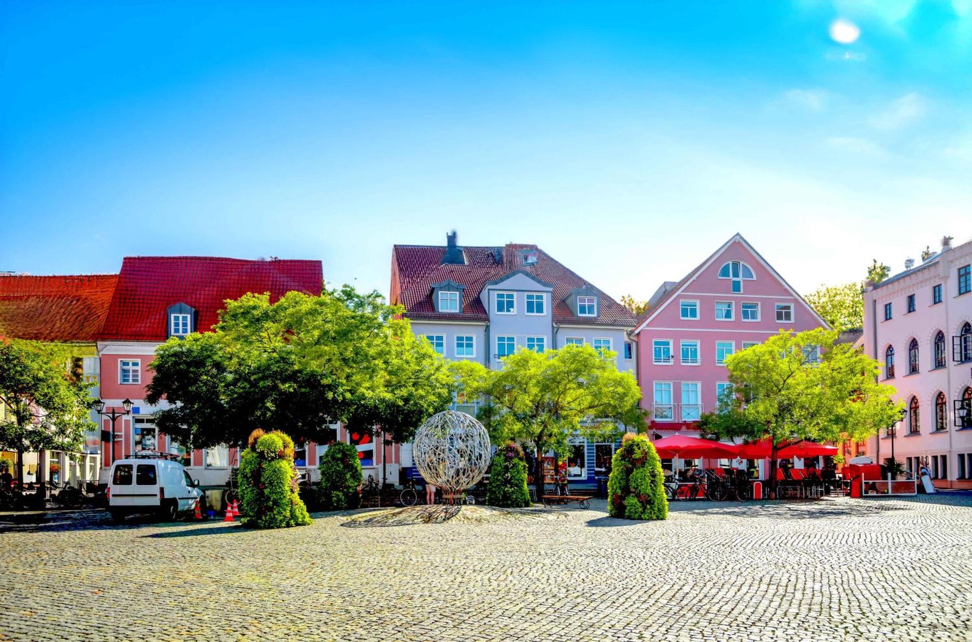 Mueritzwind In Der Warener Altstadt วาเริน ภายนอก รูปภาพ